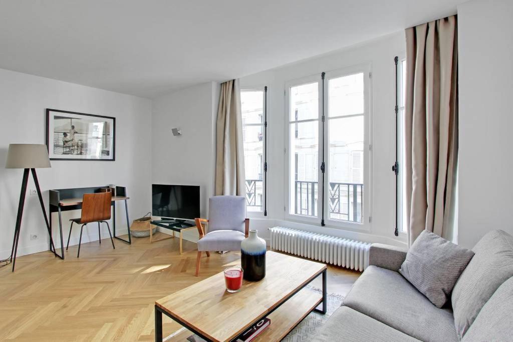 Pick A Flat'S Apartments In Saint Michel - Rue Du Sommerard Paris Bagian luar foto