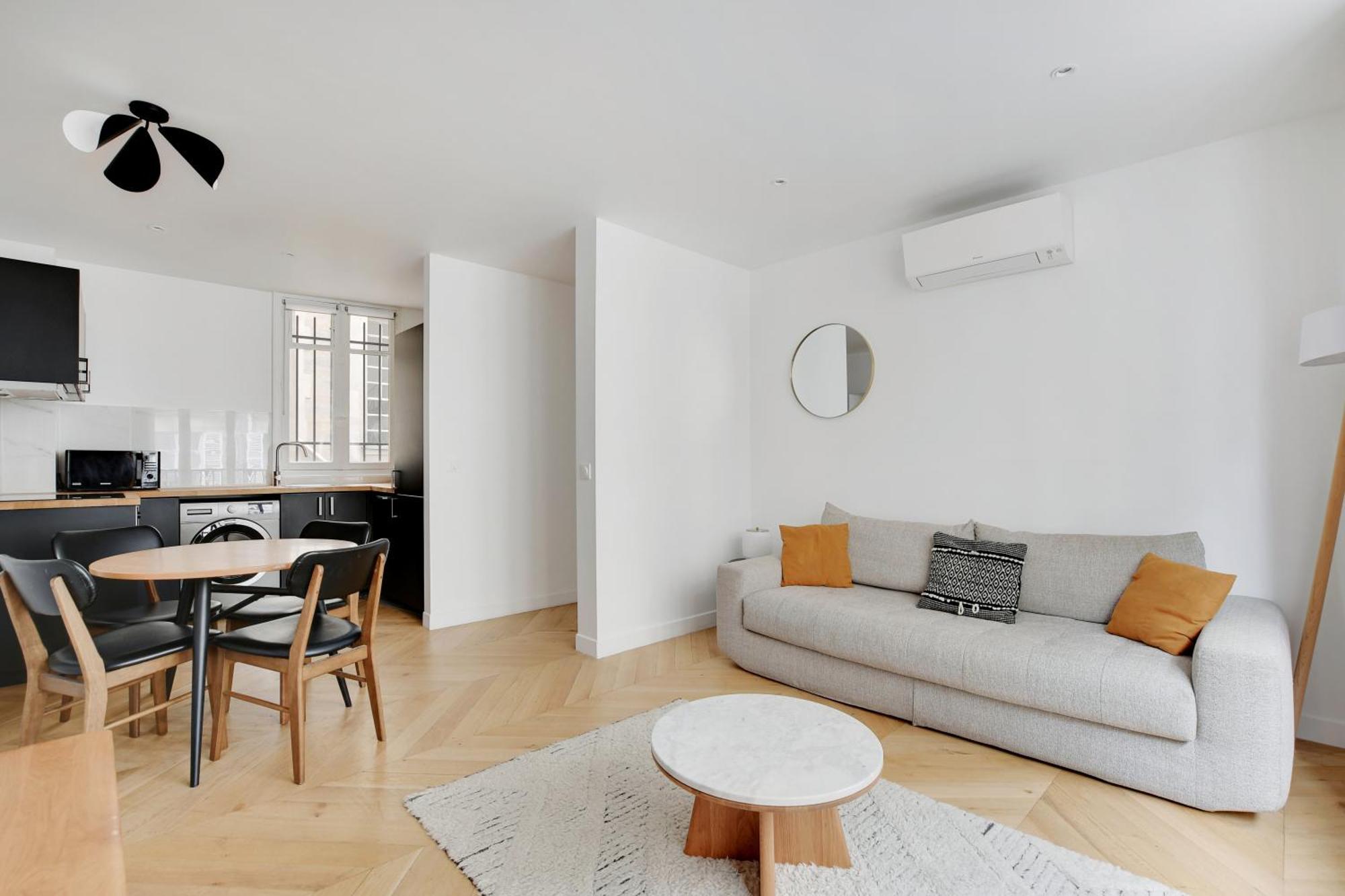 Pick A Flat'S Apartments In Saint Michel - Rue Du Sommerard Paris Bagian luar foto
